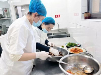 “厨”类拔萃  “艺”展风采